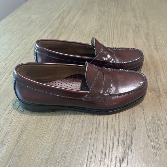 GH Bass Weejuns Logan Men’s Size 10.5 D Burgundy Leather Slip On Dress Shoe - Picture 2 of 11